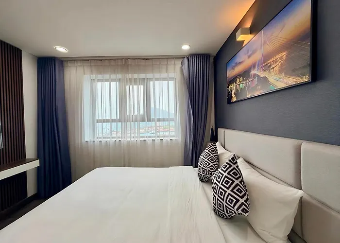 Apartment Spacious 2br In Hon Gai Center, *