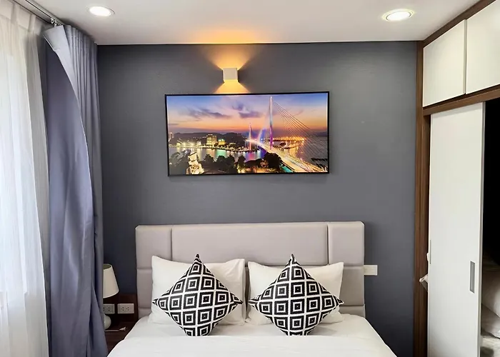 Spacious 2br In Hon Gai Center,