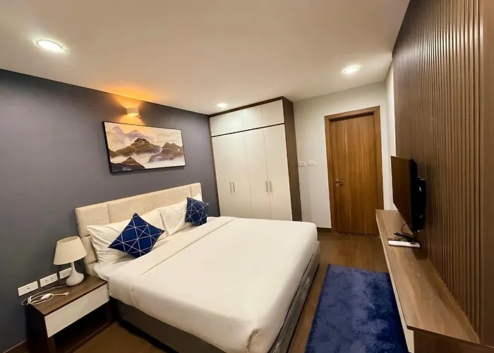 Apartment Spacious 2br In Hon Gai Center,