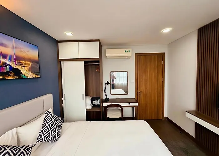 Spacious 2br In Hon Gai Center, *