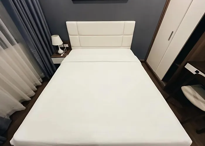 Apartment Spacious 2br In Hon Gai Center,