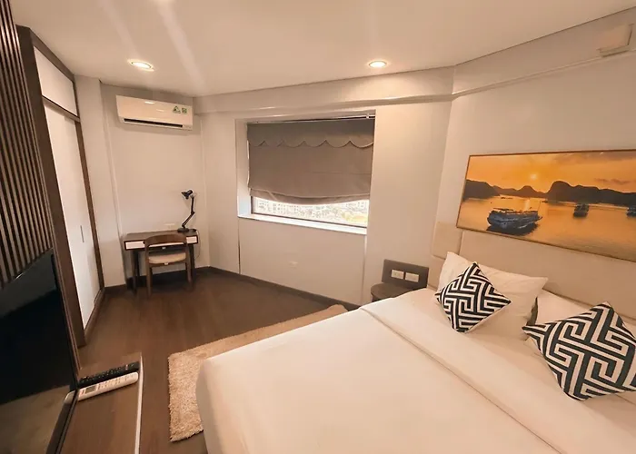 Spacious 2br In Hon Gai Center, *