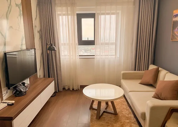Spacious 2br In Hon Gai Center, *