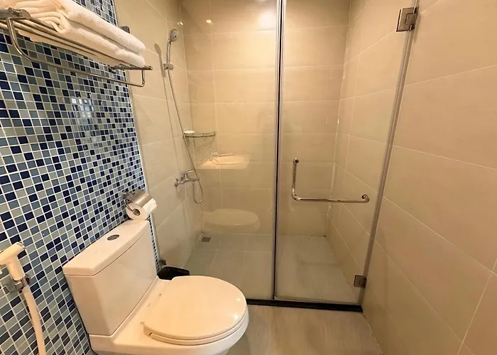 Spacious 2br In Hon Gai Center,