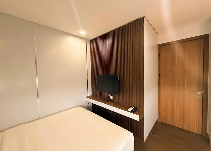 Spacious 2br In Hon Gai Center,